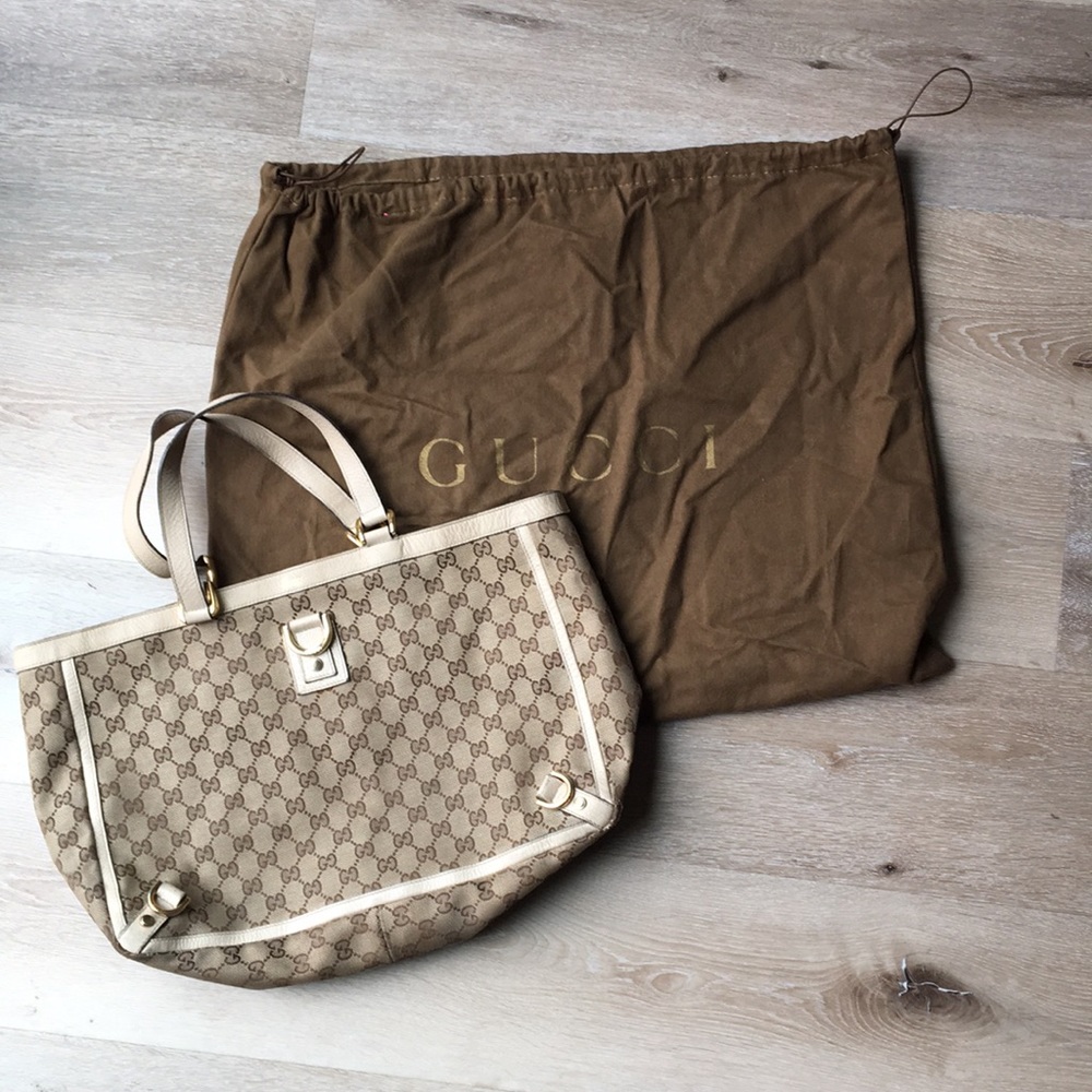 🌟GUCCI🌟monogram purse & dust bag